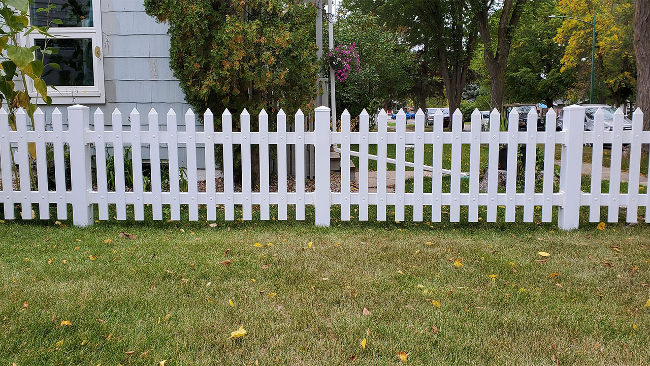Elms Gate picket fence